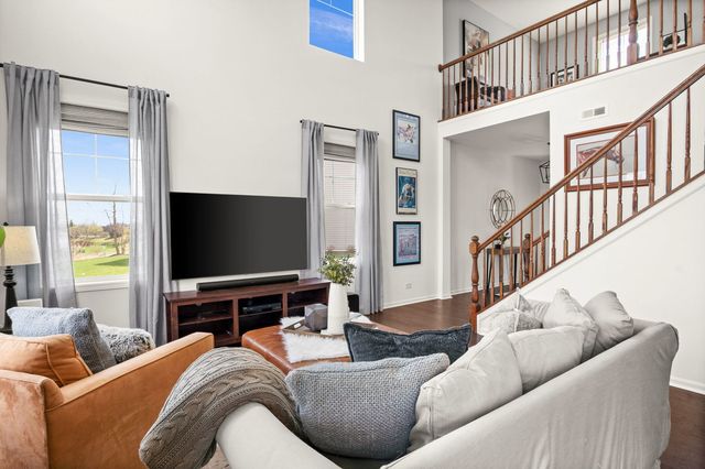 671 Anchorage Court, Pingree Grove, IL 60140