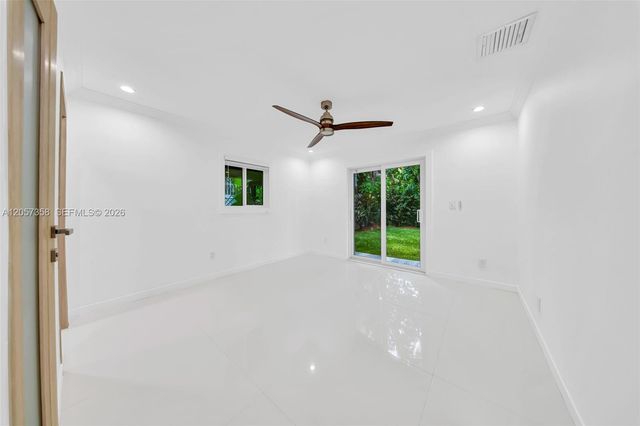1104 NE 85th St, Miami, FL 33138