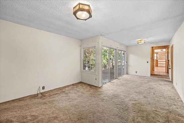 334 NW Scenic Drive, Grants Pass, OR 97526