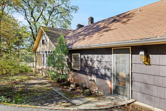 334 NW Scenic Drive, Grants Pass, OR 97526