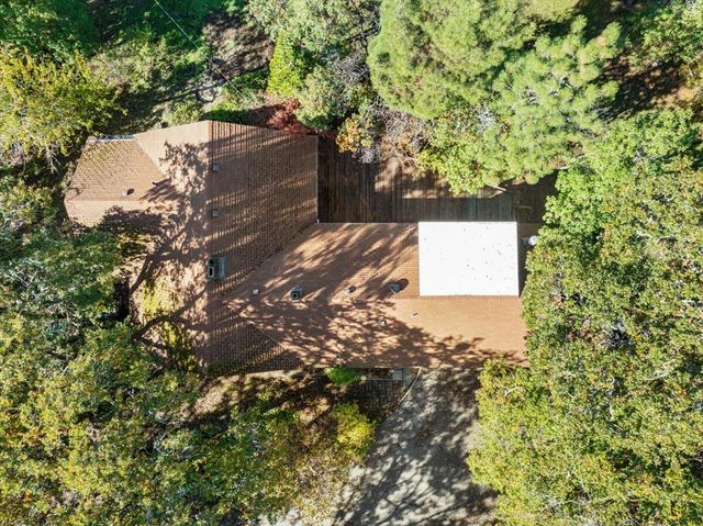 334 NW Scenic Drive, Grants Pass, OR 97526