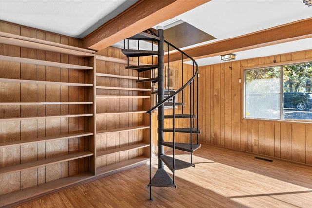 334 NW Scenic Drive, Grants Pass, OR 97526