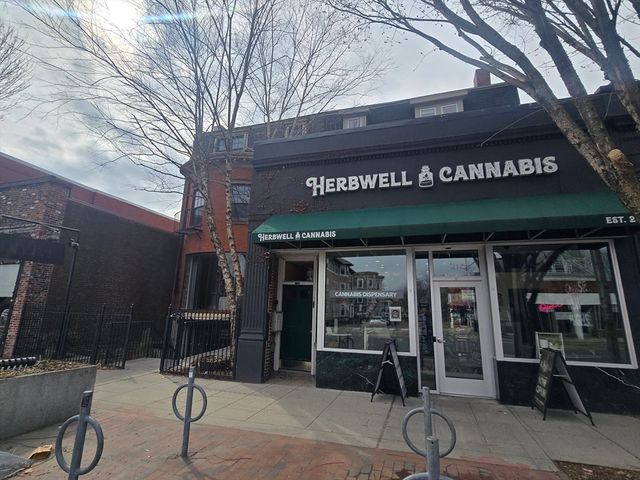 1686 Massachusetts Ave A, Cambridge, MA 02138