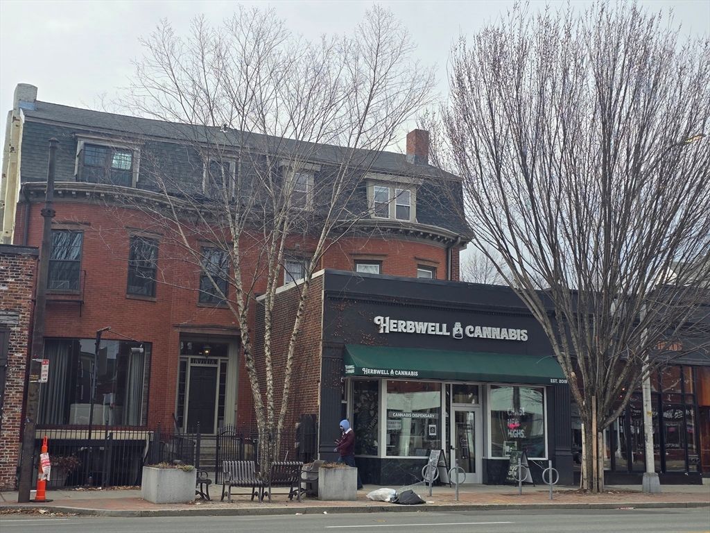 1686 Massachusetts Ave A, Cambridge, MA 02138