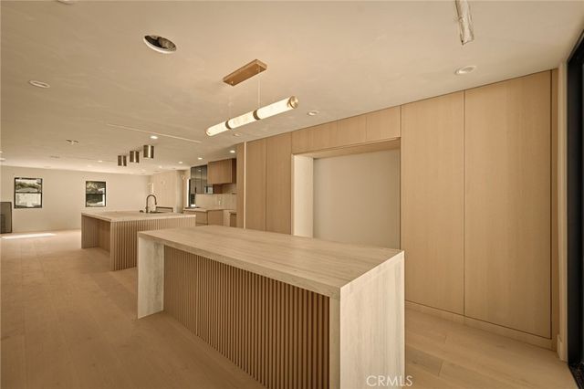 17000 Escalon, Encino, CA 91436