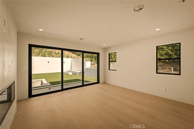 17000 Escalon, Encino, CA 91436