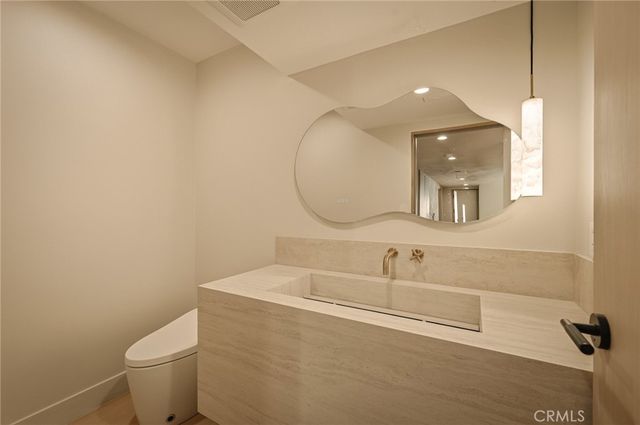 17000 Escalon, Encino, CA 91436