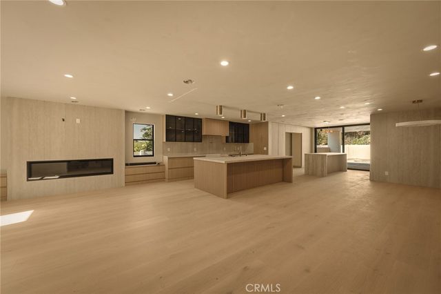 17000 Escalon, Encino, CA 91436