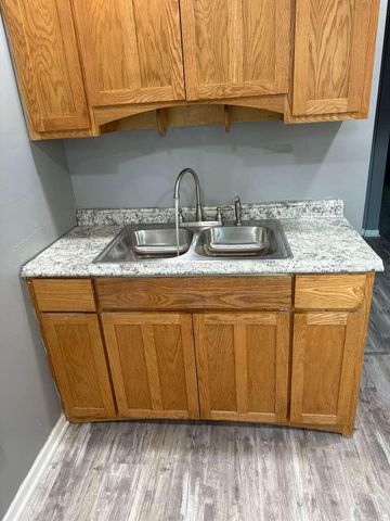 6945 W Fond Du Lac AVENUE, Milwaukee, WI 53218