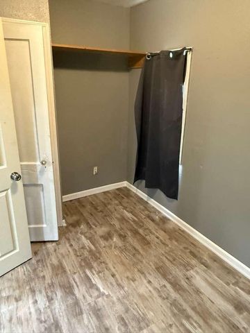 6945 W Fond Du Lac AVENUE, Milwaukee, WI 53218