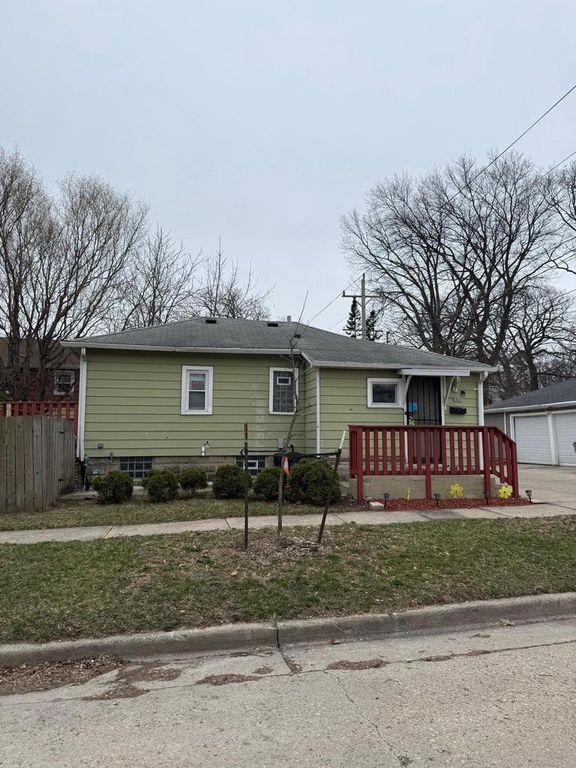 6945 W Fond Du Lac AVENUE, Milwaukee, WI 53218