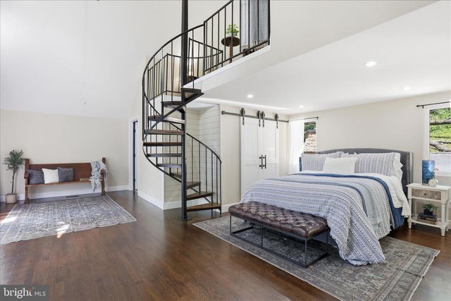557 GOLDEN RUSSET DR, Linden, VA 22642