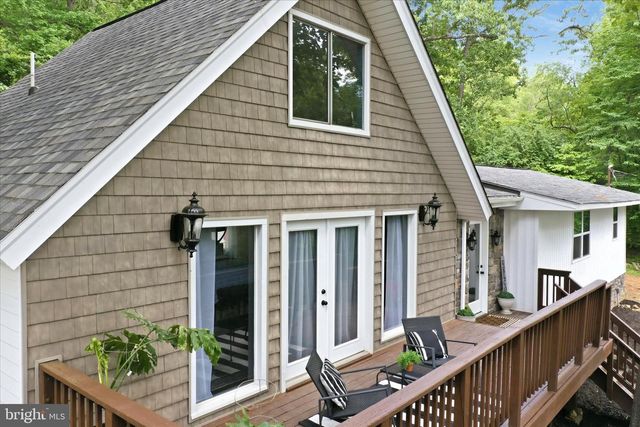 557 GOLDEN RUSSET DR, Linden, VA 22642