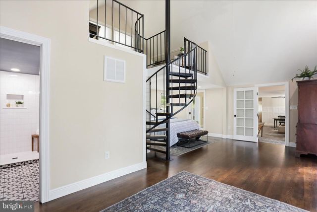 557 GOLDEN RUSSET DR, Linden, VA 22642