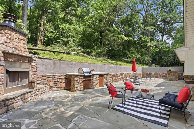 557 GOLDEN RUSSET DR, Linden, VA 22642