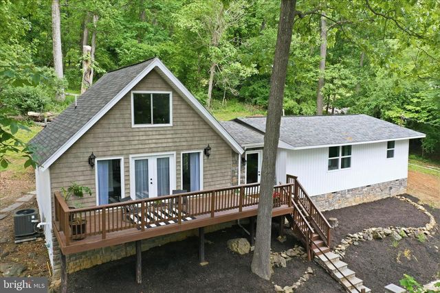 557 GOLDEN RUSSET DR, Linden, VA 22642