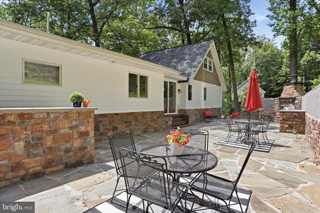 557 GOLDEN RUSSET DR, Linden, VA 22642