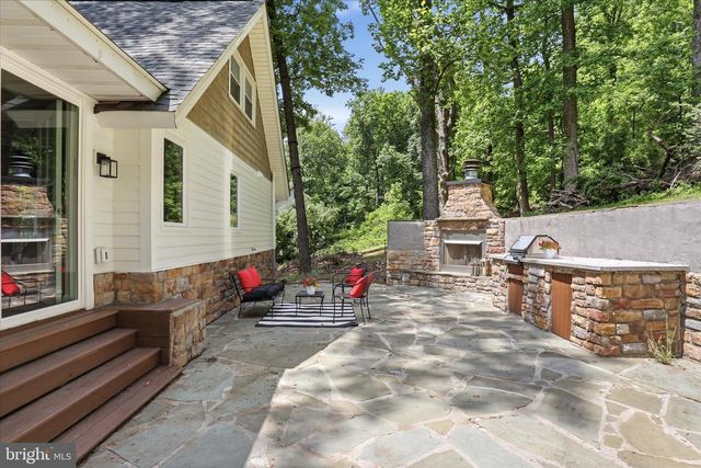 557 GOLDEN RUSSET DR, Linden, VA 22642