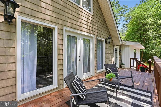 557 GOLDEN RUSSET DR, Linden, VA 22642