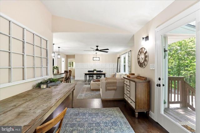 557 GOLDEN RUSSET DR, Linden, VA 22642