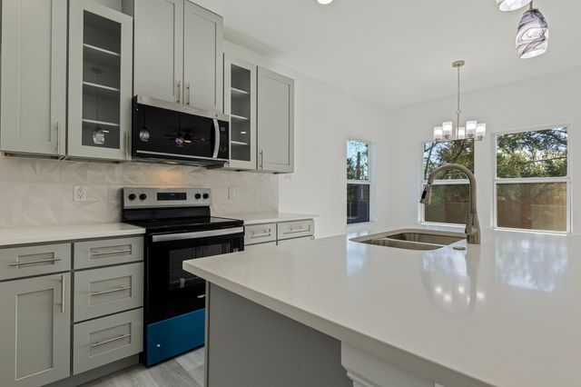 2619 Hillside Drive, Granbury, TX 76048