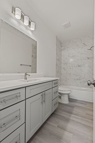 2619 Hillside Drive, Granbury, TX 76048