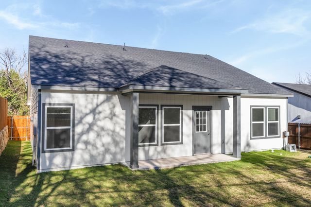 2619 Hillside Drive, Granbury, TX 76048