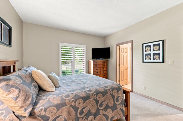 4664 Fox Moor Lane, Greenwood, IN 46143