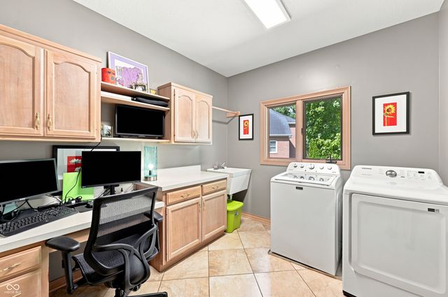 4664 Fox Moor Lane, Greenwood, IN 46143