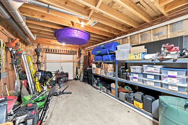 4664 Fox Moor Lane, Greenwood, IN 46143
