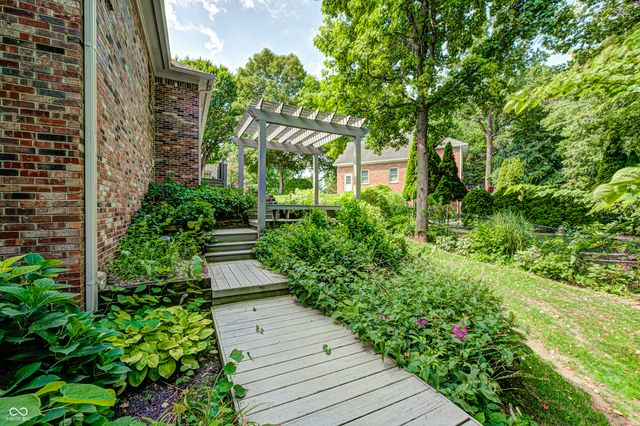 4664 Fox Moor Lane, Greenwood, IN 46143