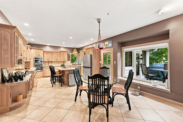 4664 Fox Moor Lane, Greenwood, IN 46143