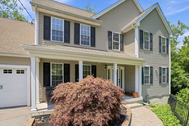 524 Lindsey St, Attleboro, MA 02703