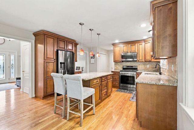 524 Lindsey St, Attleboro, MA 02703
