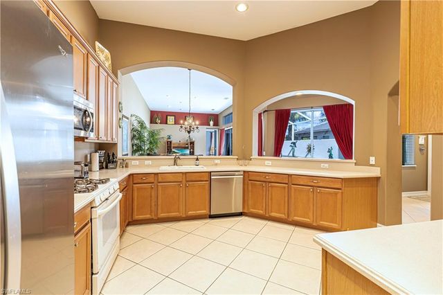 1761 Tarpon Bay DR S # 58, Naples, FL 34119