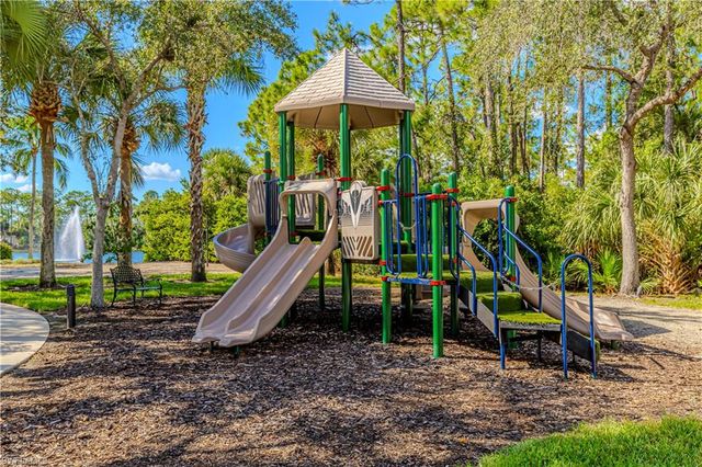 1761 Tarpon Bay DR S # 58, Naples, FL 34119