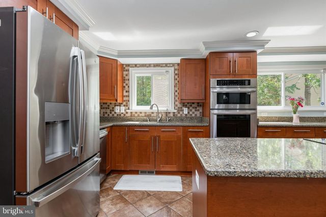 15919 FAIRWAY DR, Dumfries, VA 22025