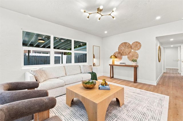 7326 11TH AVENUE N, St Petersburg, FL 33710