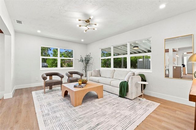 7326 11TH AVENUE N, St Petersburg, FL 33710