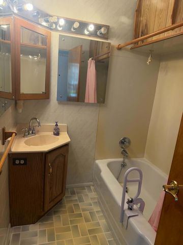 1820 SE Boutell Road, Essexville, MI 48732