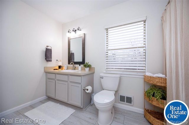 1345 S Milford Road, Milford, MI 48381