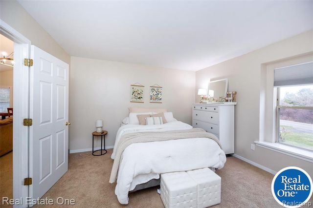 1345 S Milford Road, Milford, MI 48381