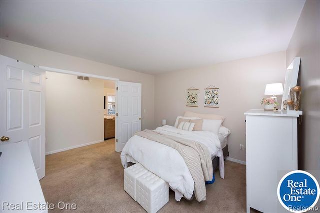 1345 S Milford Road, Milford, MI 48381