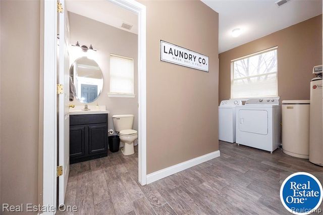 1345 S Milford Road, Milford, MI 48381