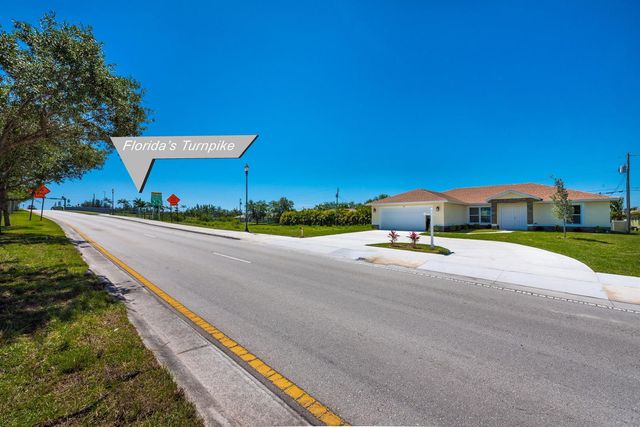122 SW Becker Road, Port St. Lucie, FL 34953