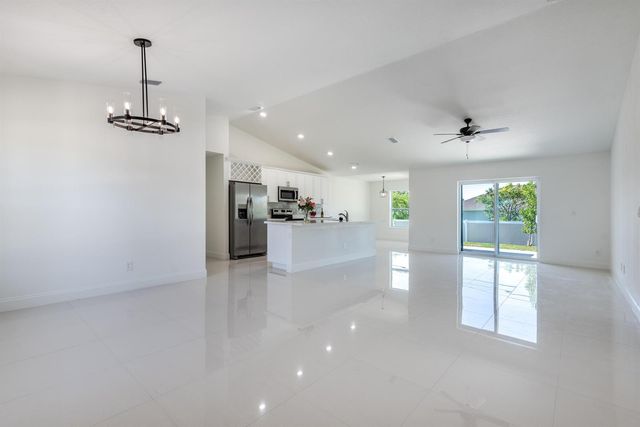 122 SW Becker Road, Port St. Lucie, FL 34953