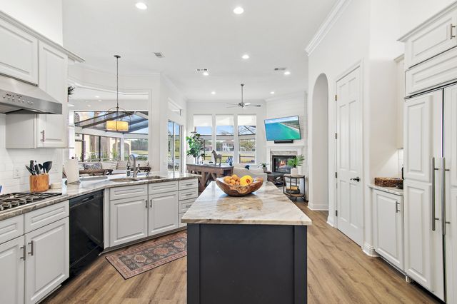 511 Regatta Bay Boulevard, Destin, FL 32541