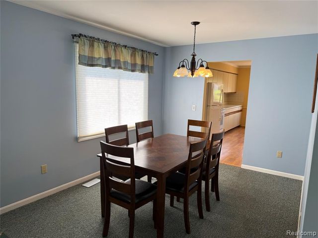 1658 Hillside Lane, Rochester Hills, MI 48307