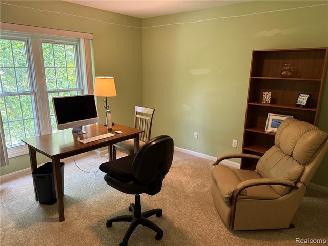 1658 Hillside Lane, Rochester Hills, MI 48307