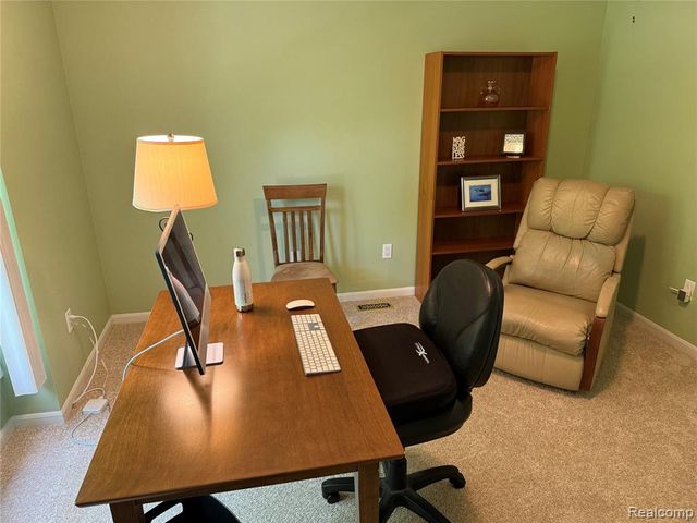 1658 Hillside Lane, Rochester Hills, MI 48307